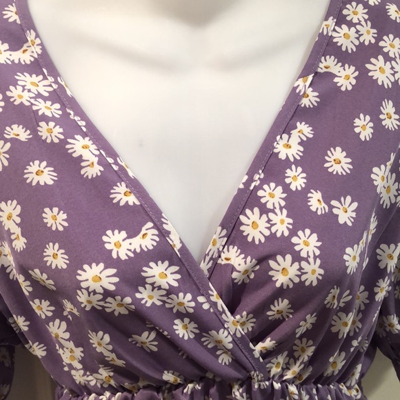 SHEIN Light purple w/daisys NWOT sz Large - Picture 3 of 6